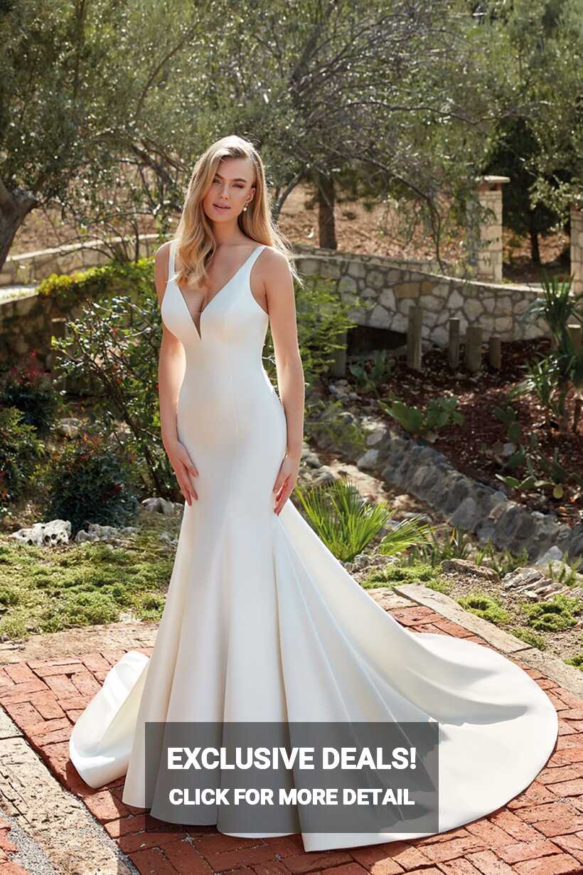 10 Simple Wedding Dress Designs We Love!