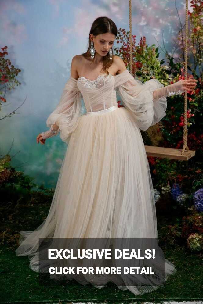 18 Fairytale Wedding Dresses for an Enchanted, Whimsical Look