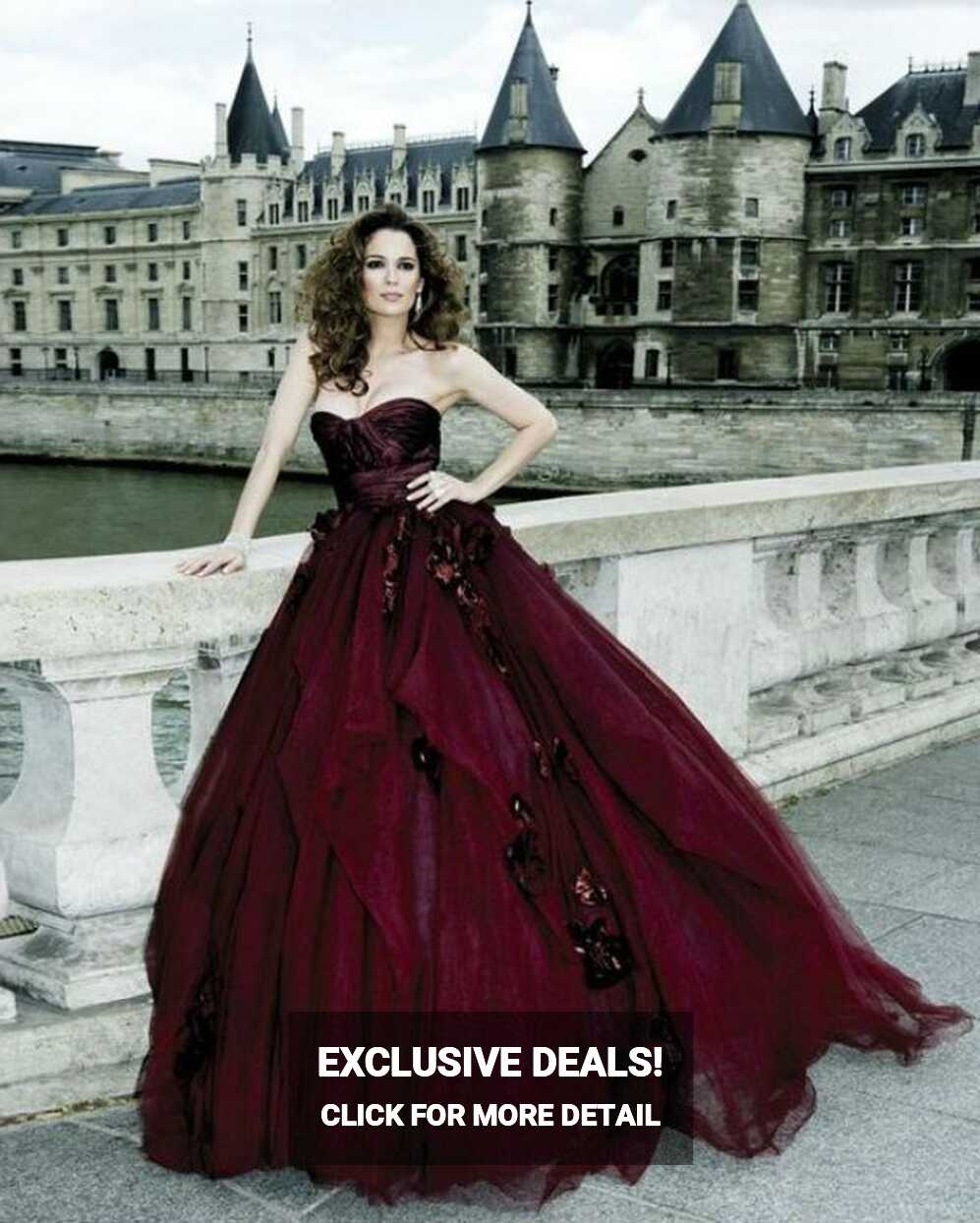 25 Daring Red Wedding Dresses