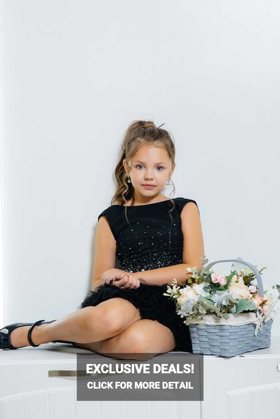 95,000+ Little Girl Sitting In Dress Pictures