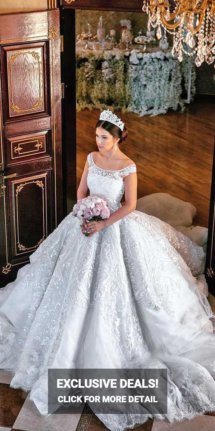 Ball Gown Wedding Dresses: 21 Best Gowns