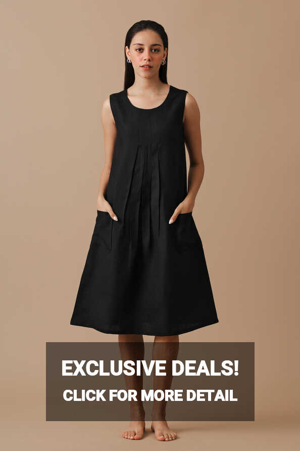 Black Sleeveless Pleated Dress By Turn Black - Of Course I&#39;m ...