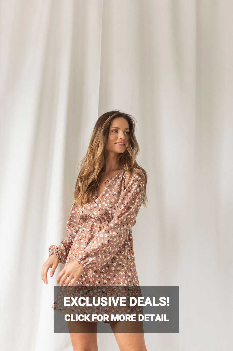 Centrall Short Floral Dress w/ Long Sleeves | La petite garçonne