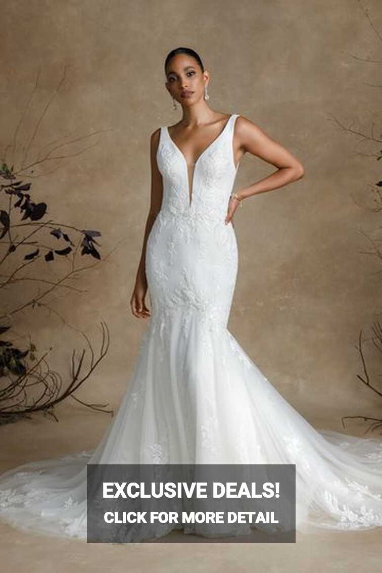 Dramatic Train Wedding Dresses | Long Train Wedding Dresses