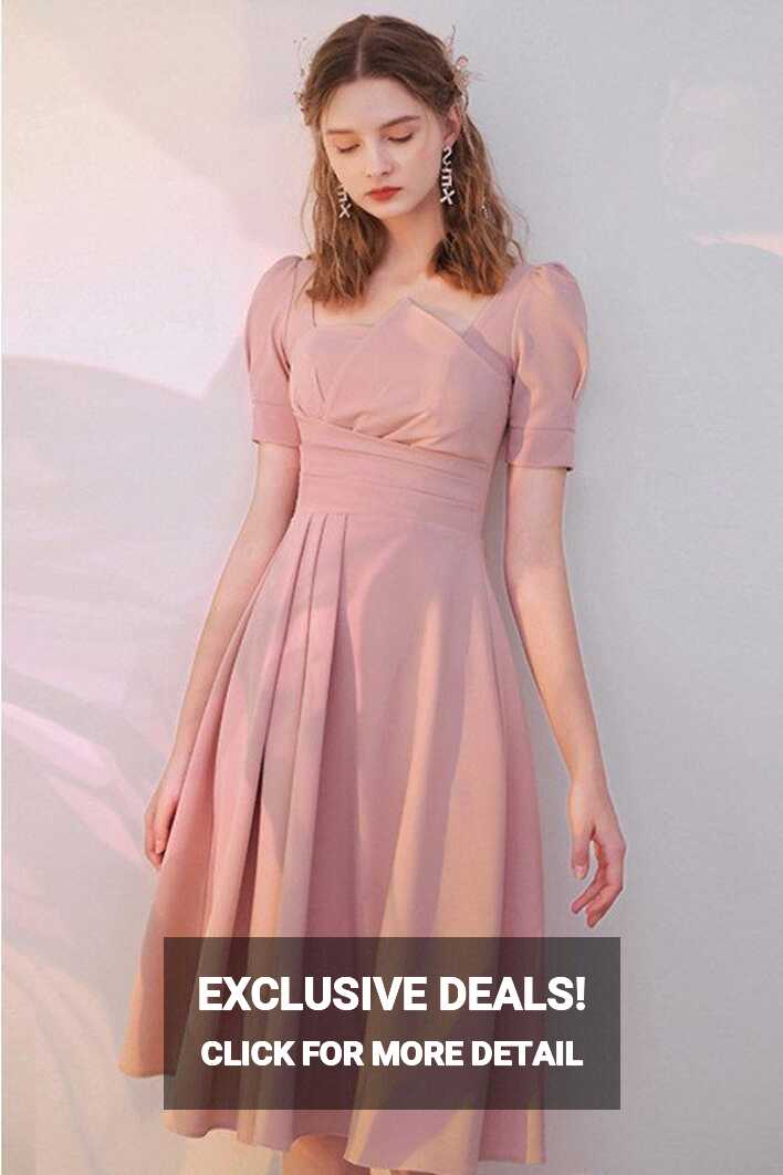 Elegant Pink Knee Length Short Sleeved Semi Party Dress with Ruffles