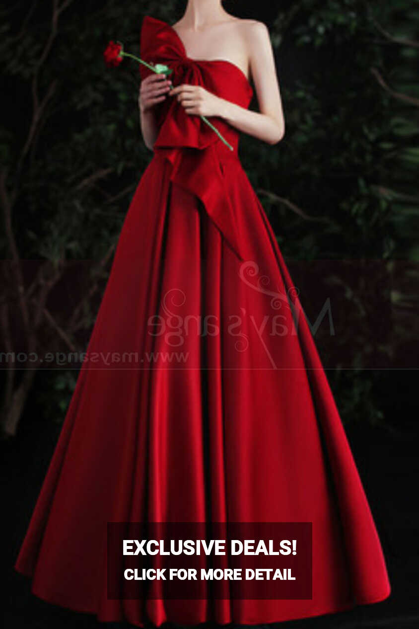 Elegant ceremony dress in red satin with pretty bustier with bow