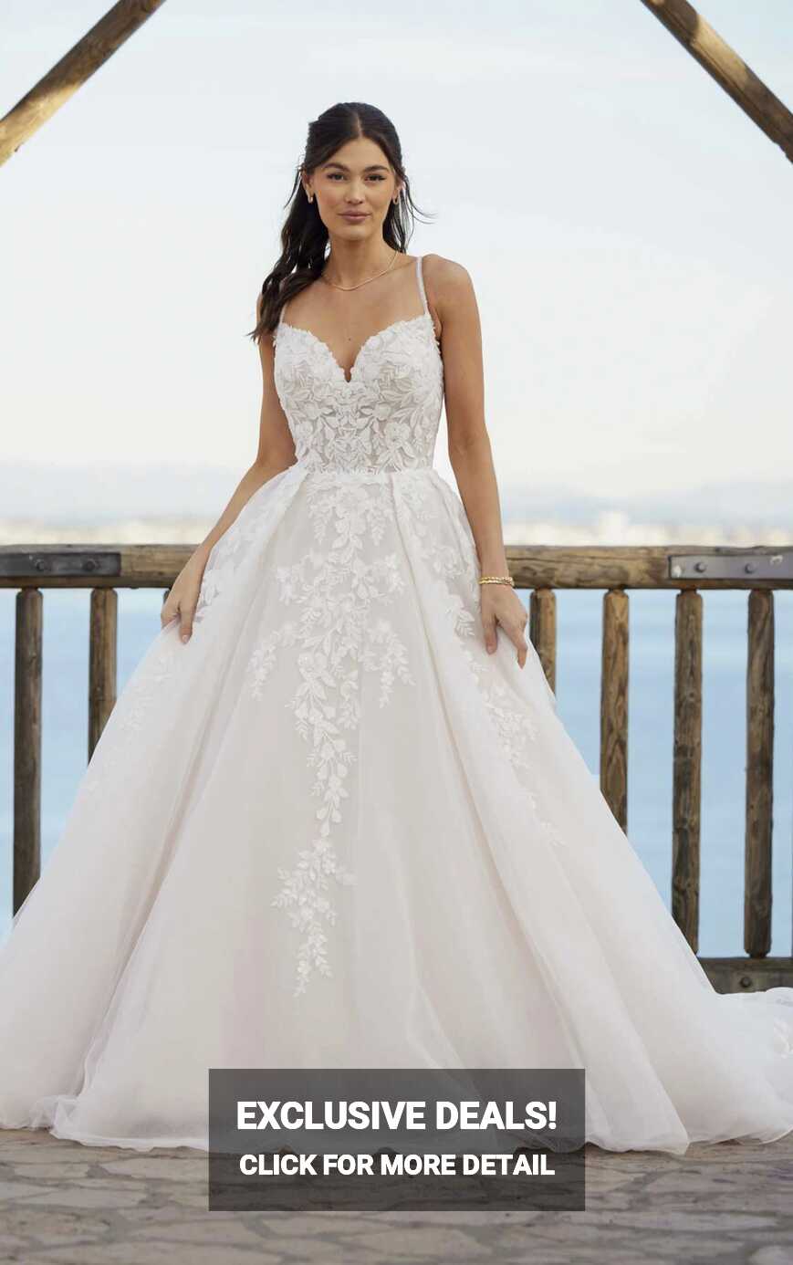 Enchanting Lace Princess Ballgown Wedding Dress with Spaghetti Straps