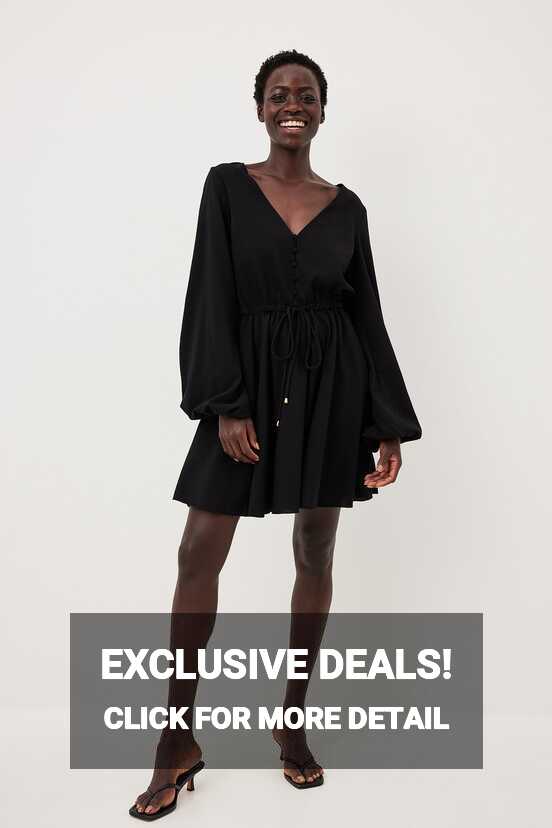 Flowy Long Sleeve Mini Dress Black | NA-KD