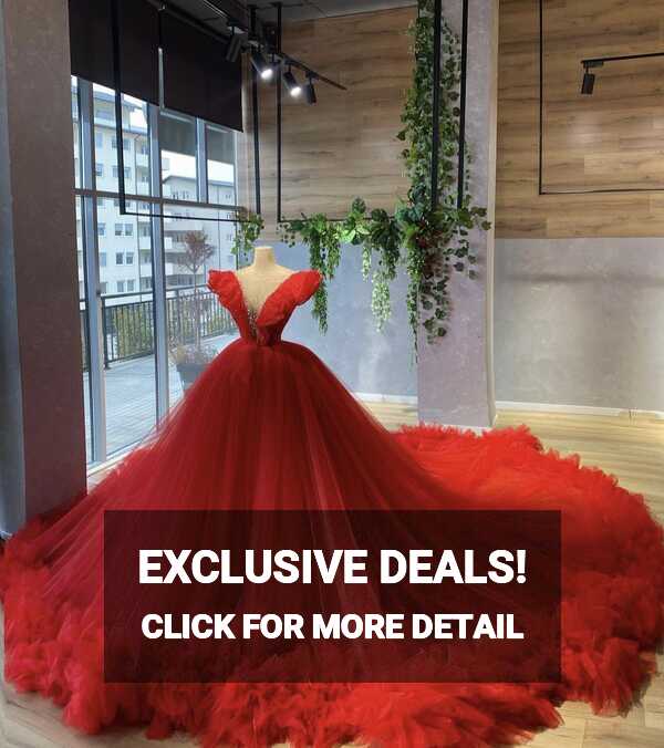 Goodness Size 0 Pageant Plunge Red Ball Gown on Queenly