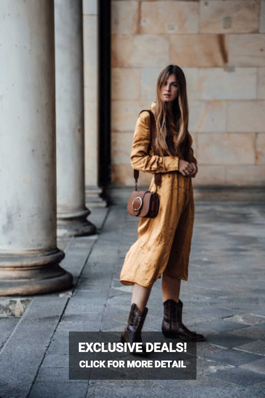 Midi Dress combined with Cowboy Boots || Fashionblog Berlin