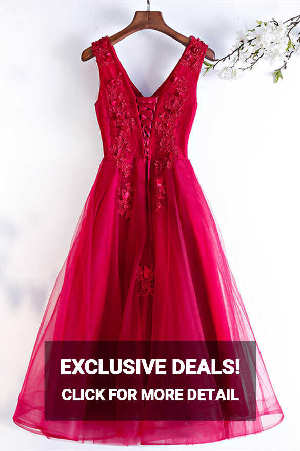 Red A-line Plunging V Neck Beaded 3D Appliques Knee Length Formal ...