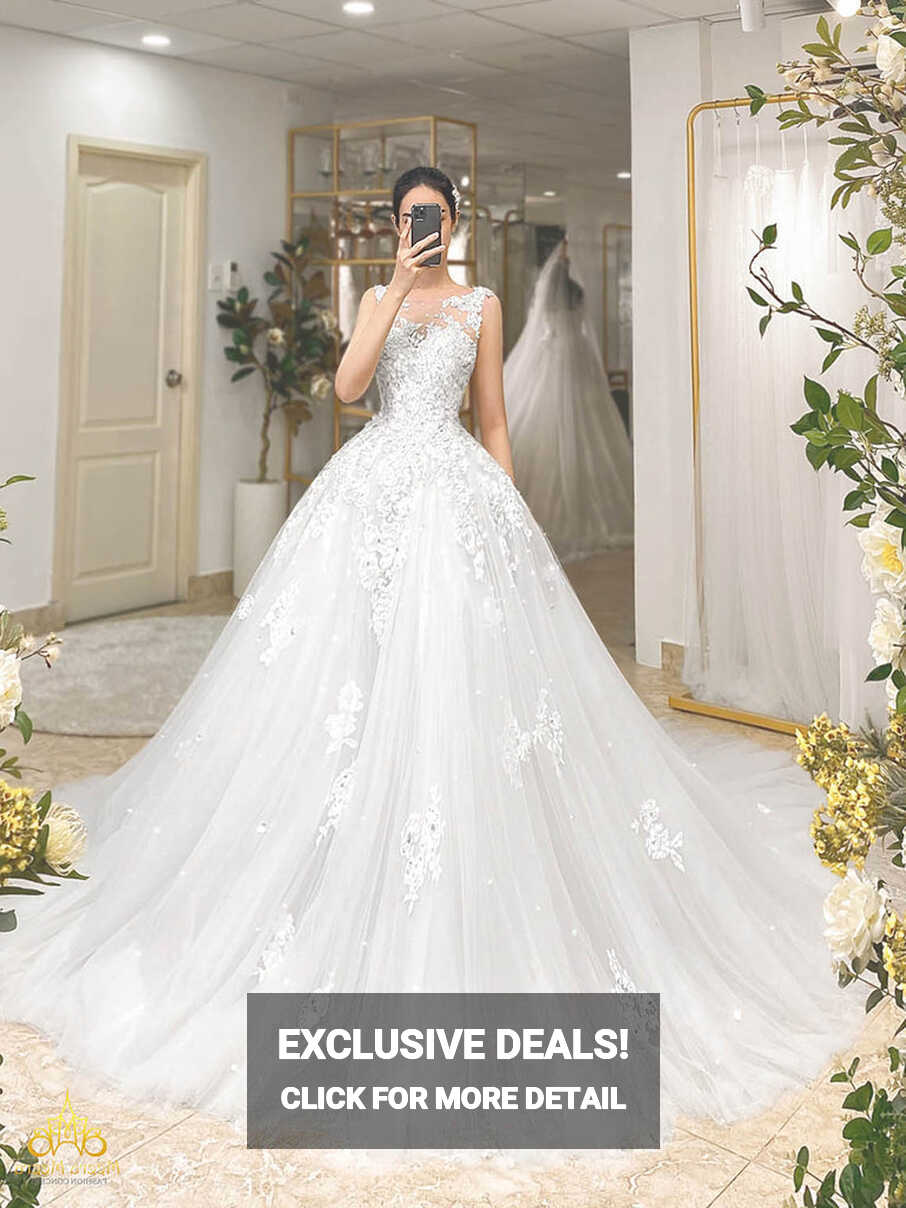 THE MOST BEAUTIFUL CHRISTIAN WEDDING DRESSES