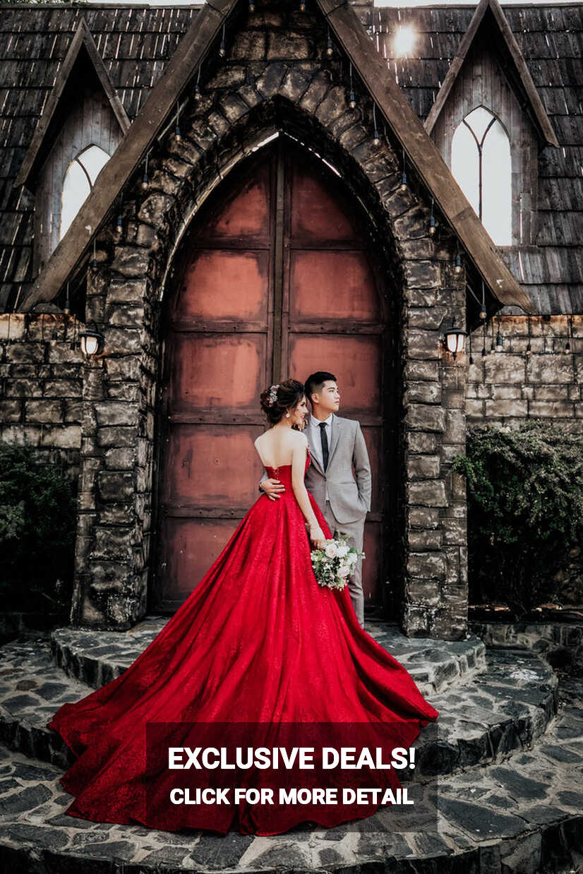 The Ultimate Bridal Statement: The Red Wedding Dress – Envious ...