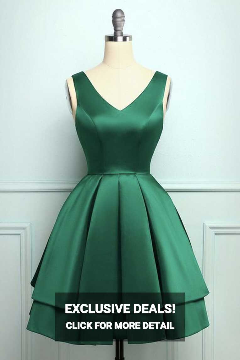 V-neck Emerald Green 8th Grade Dress Short Homecoming Dress