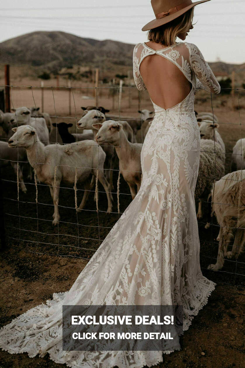 Willow Lace Wedding Dress | Dreamers and Lovers