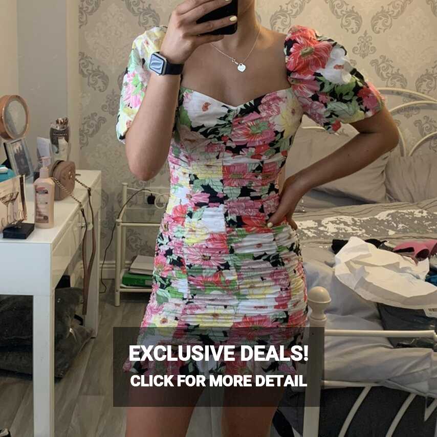 Zara floral puff sleeve dress , never worn still... - Depop