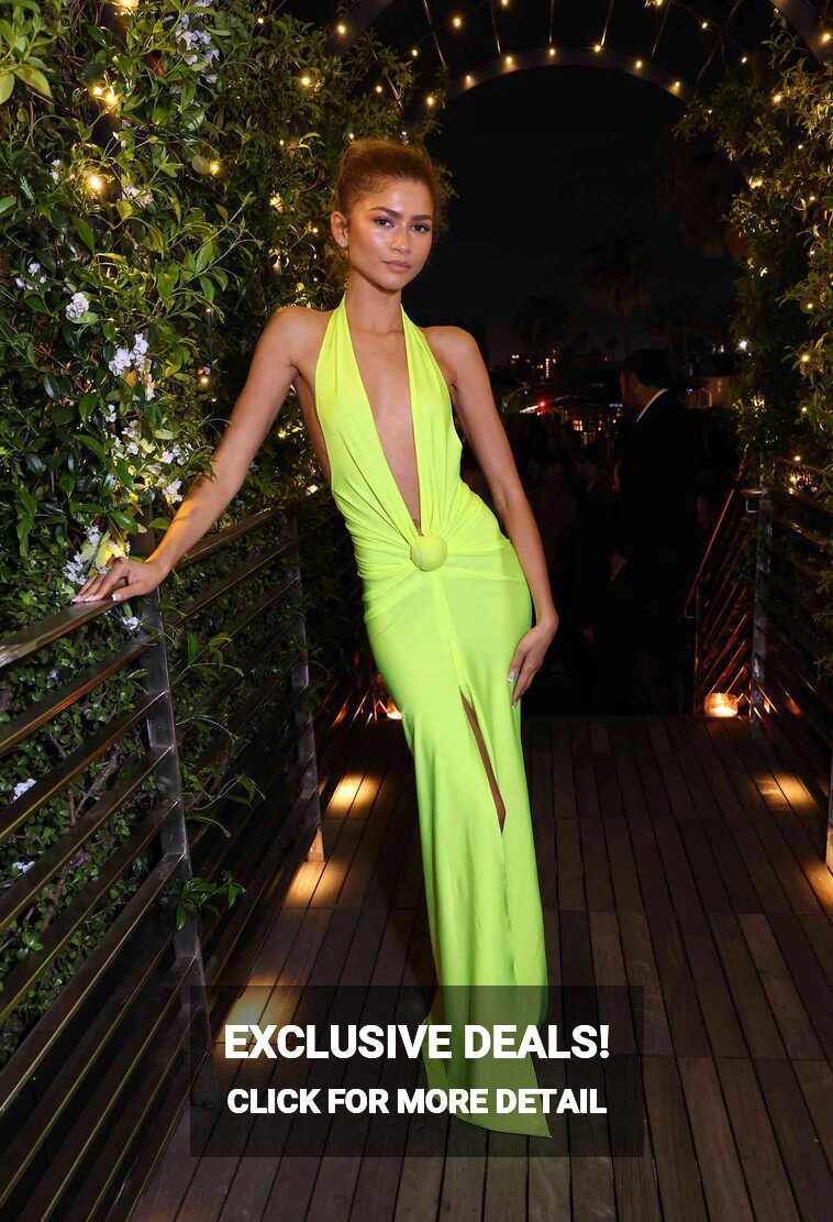 Zendaya&#39;s Neon Tennis Ball Dress Plunges Past Her Belly Button