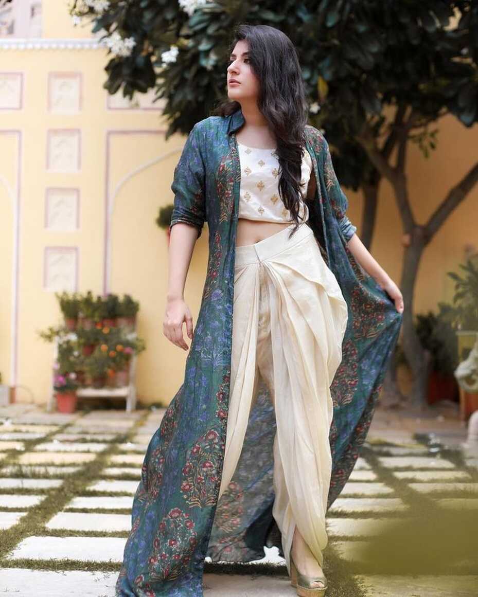 10 Indo-Western Outfits To Wear At Weddings