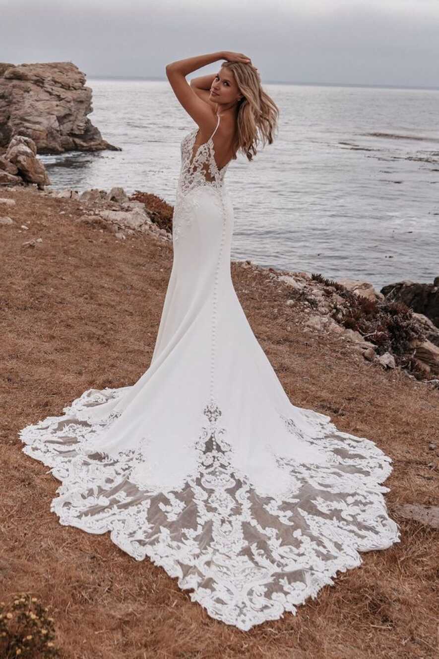 10 Wedding Dress Trends Perfect for Your 2022 or 2023 Wedding ...