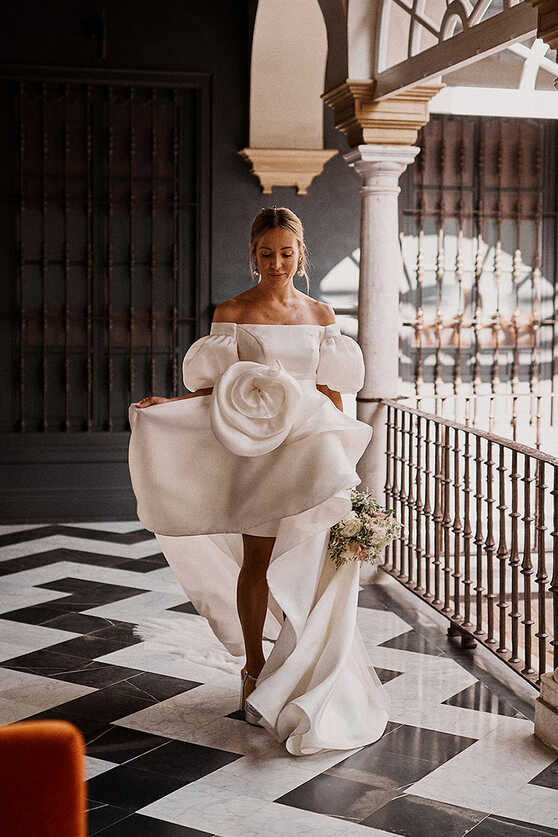 15 Chic Style-Approved Wedding Dresses for Modern Real Brides ...