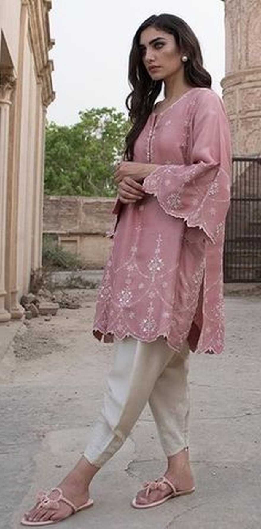 150 Classy And Decent ideas | pakistani dresses, pakistani outfits ...