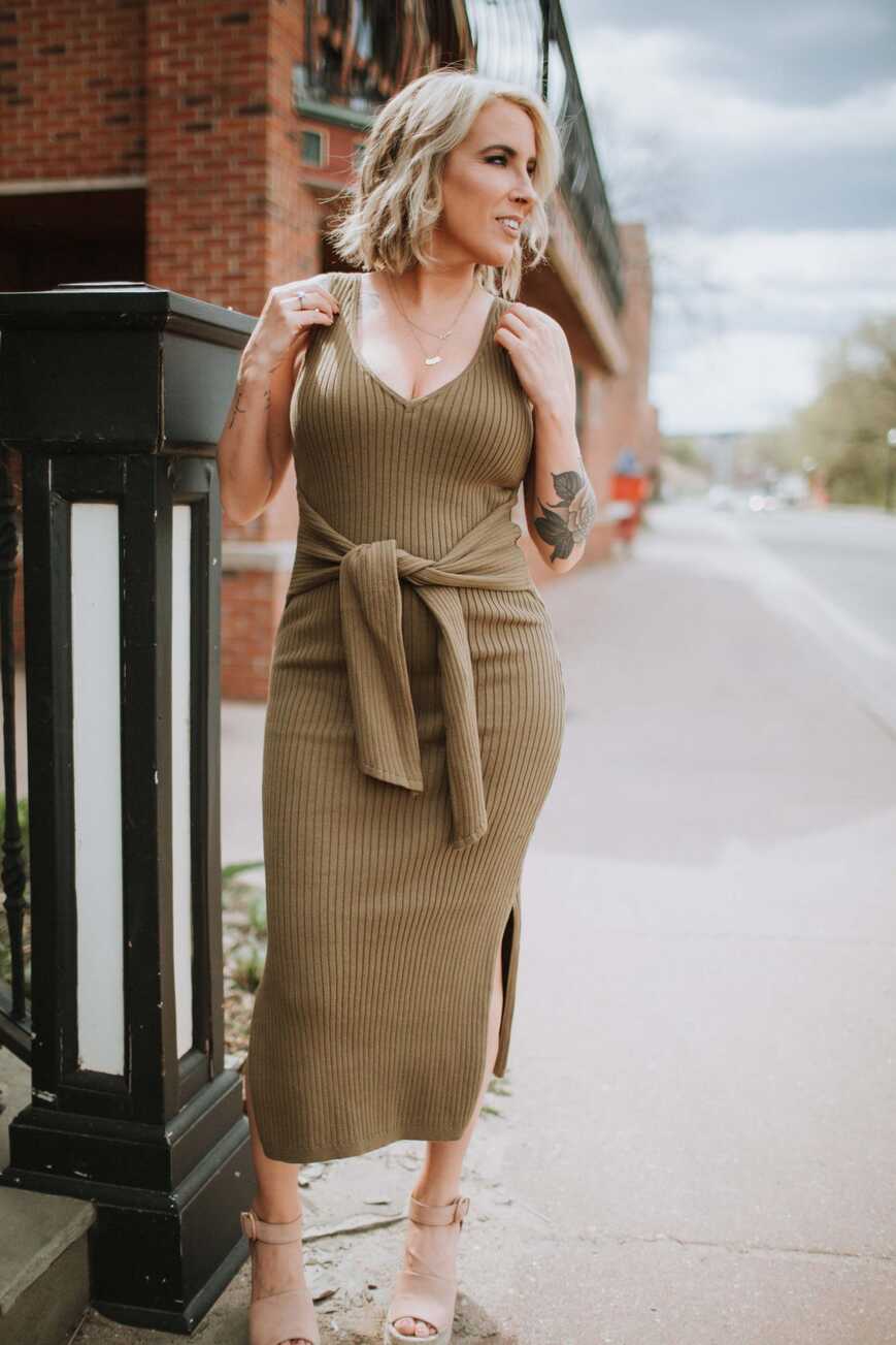 2 Ribbed Bodycon Midi Dresses That Are Flattering &amp; Comfy (For ...