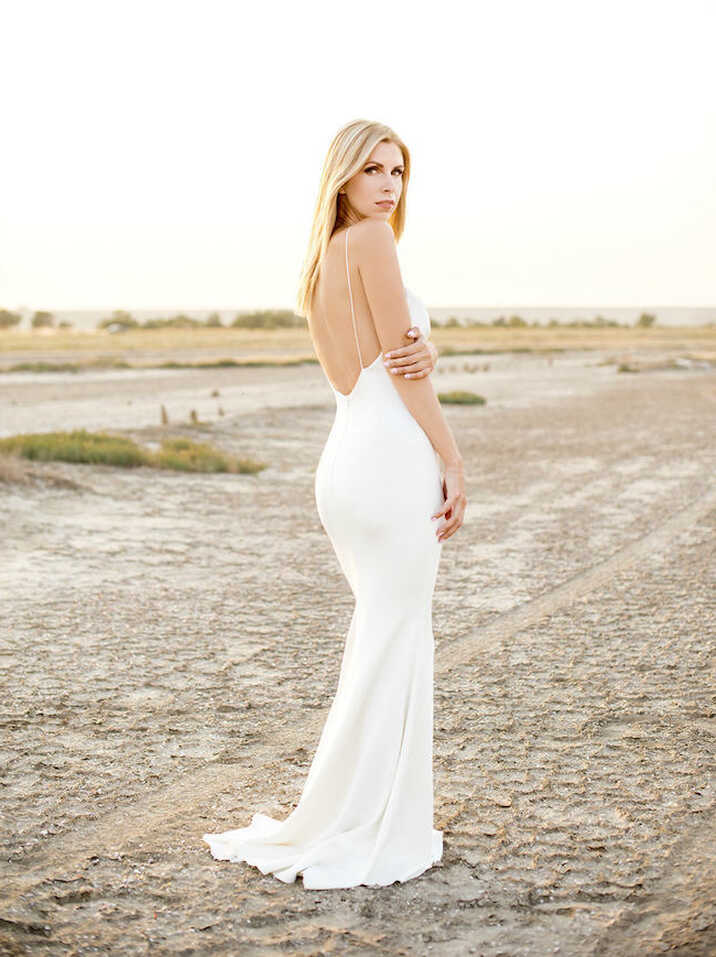 20 Simple Minimalist Wedding Dresses | SouthBound Bride