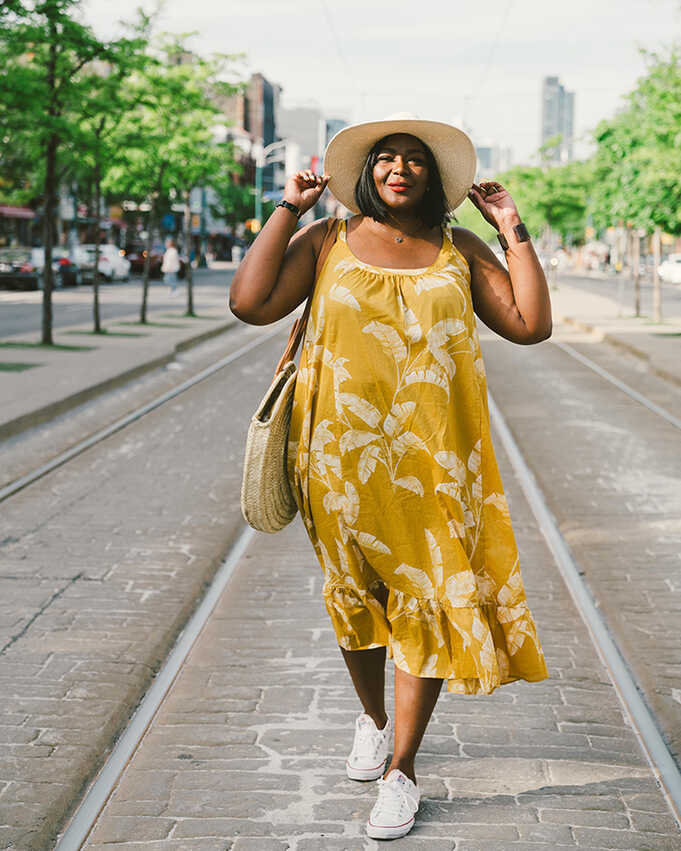 20 fab Plus size dresses to wear with sneakers - My Curves And Curls