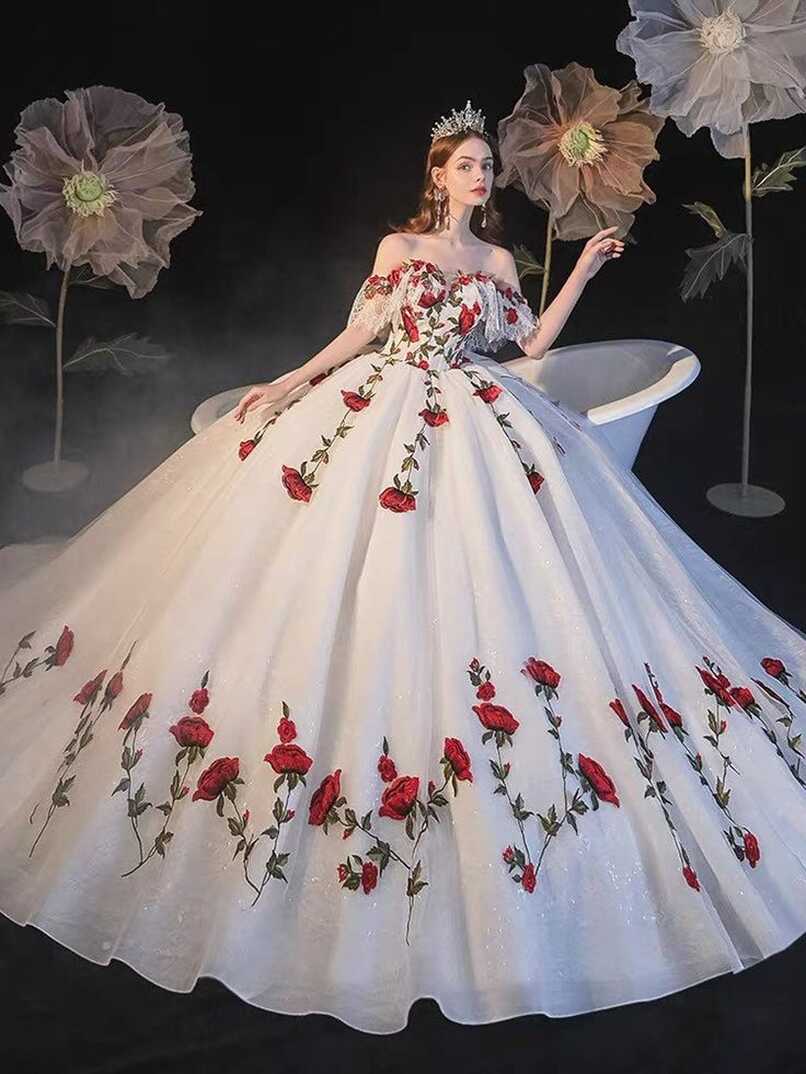 2024] Red Wedding Dress Meaning + 30 Styles | ??