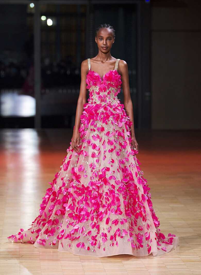 25 Pink And Red Dresses For Your Valentine&#39;s Day Wedding