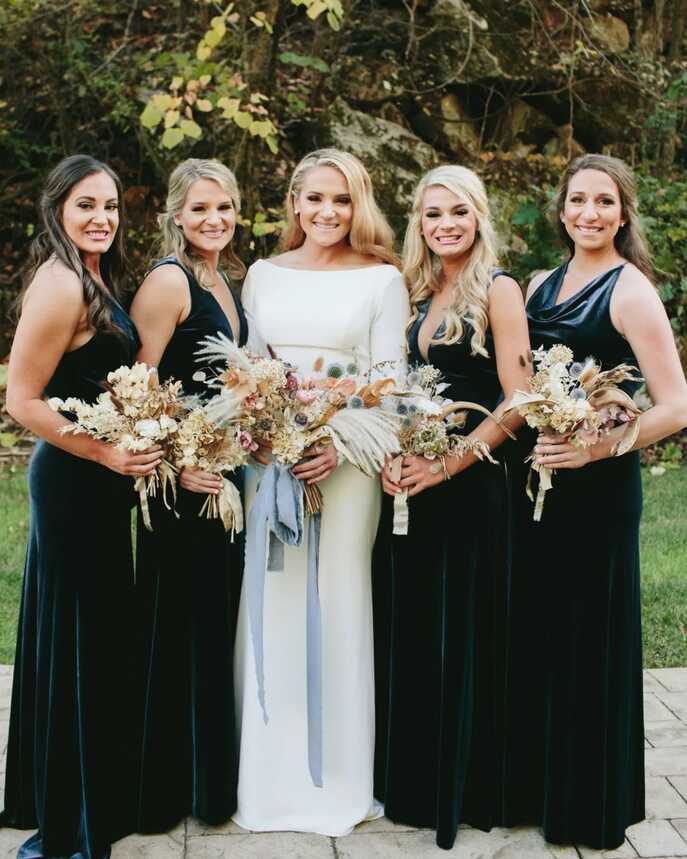 27 Best Navy Blue Bridesmaid Dresses That Are Beyond Stunning