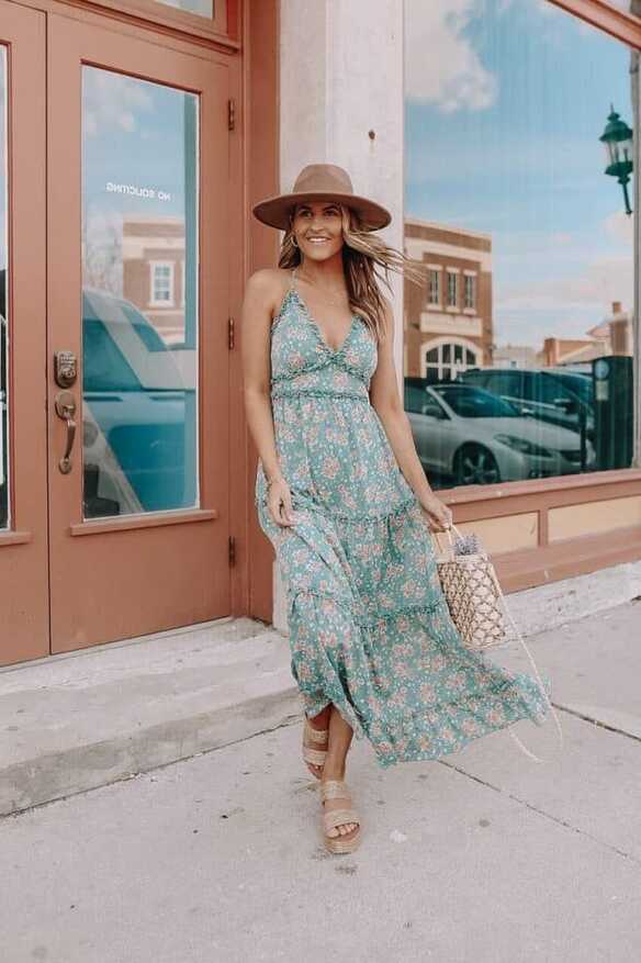 30+ Maxi Dresses You Need In Your Closet!