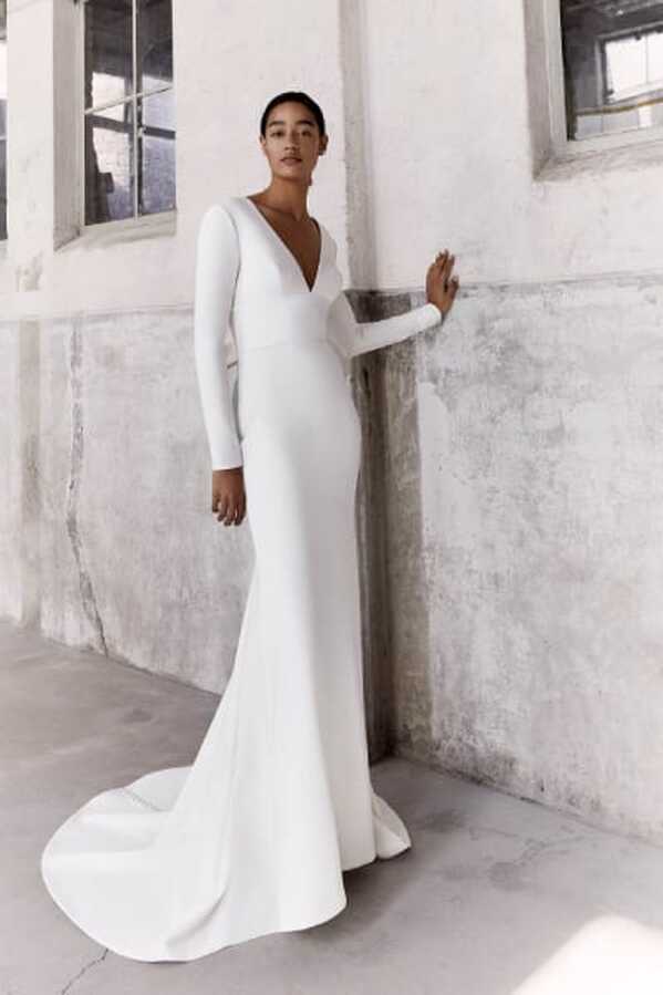 30 Gorgeous Long-Sleeved Wedding Dresses For 2023 | FBFW