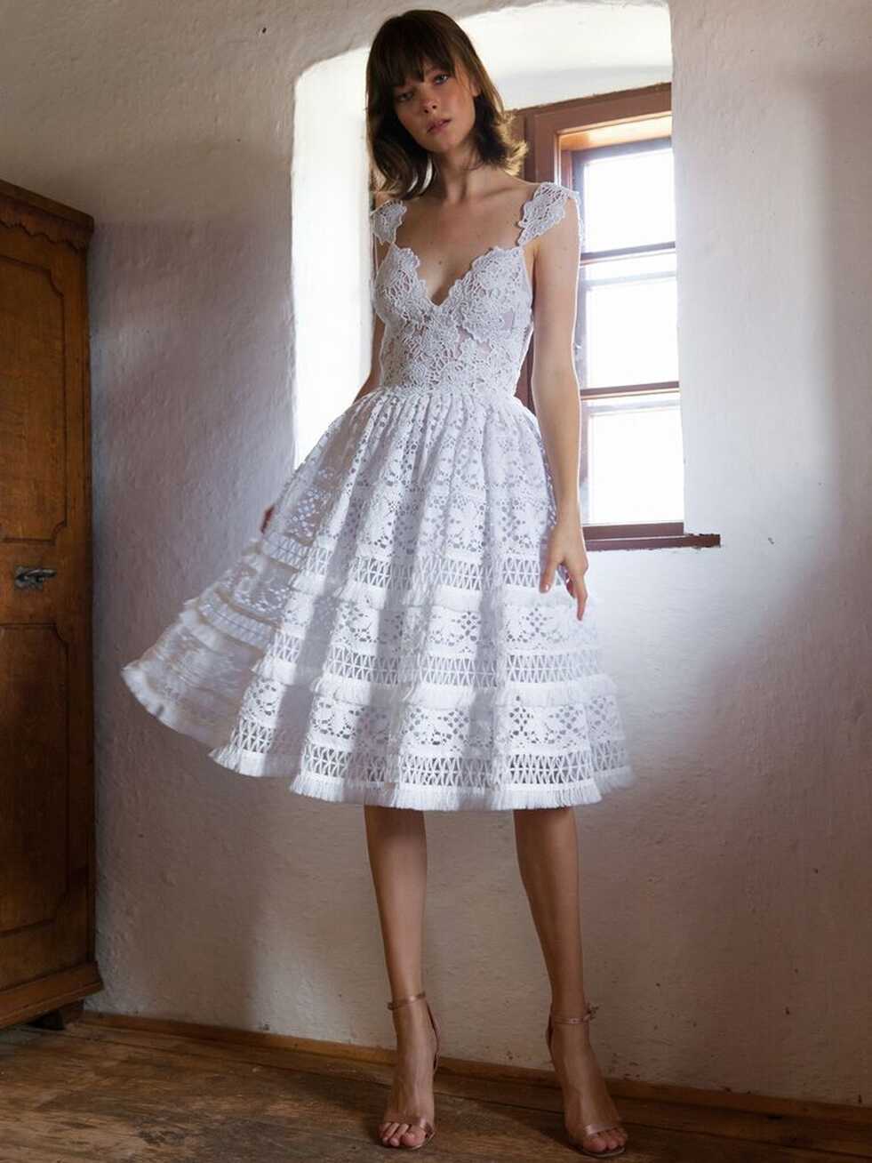 38 Vintage Wedding Dresses That Will Take You Back in Time