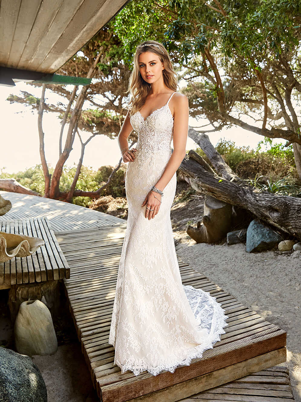 4 Beautiful Wedding Dress Styles for a Beach Wedding