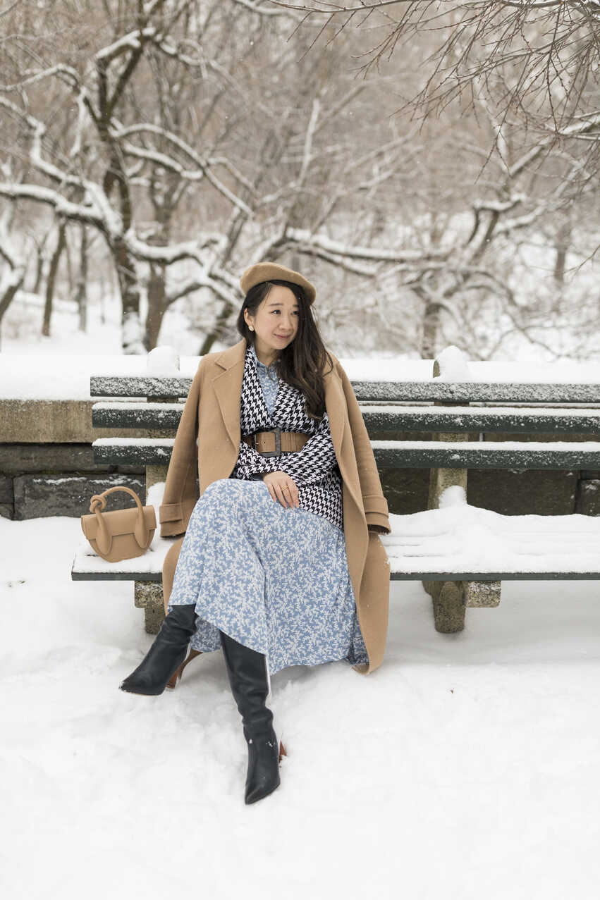 4 chic ways to style a midi dress for different seasons | Happily ...