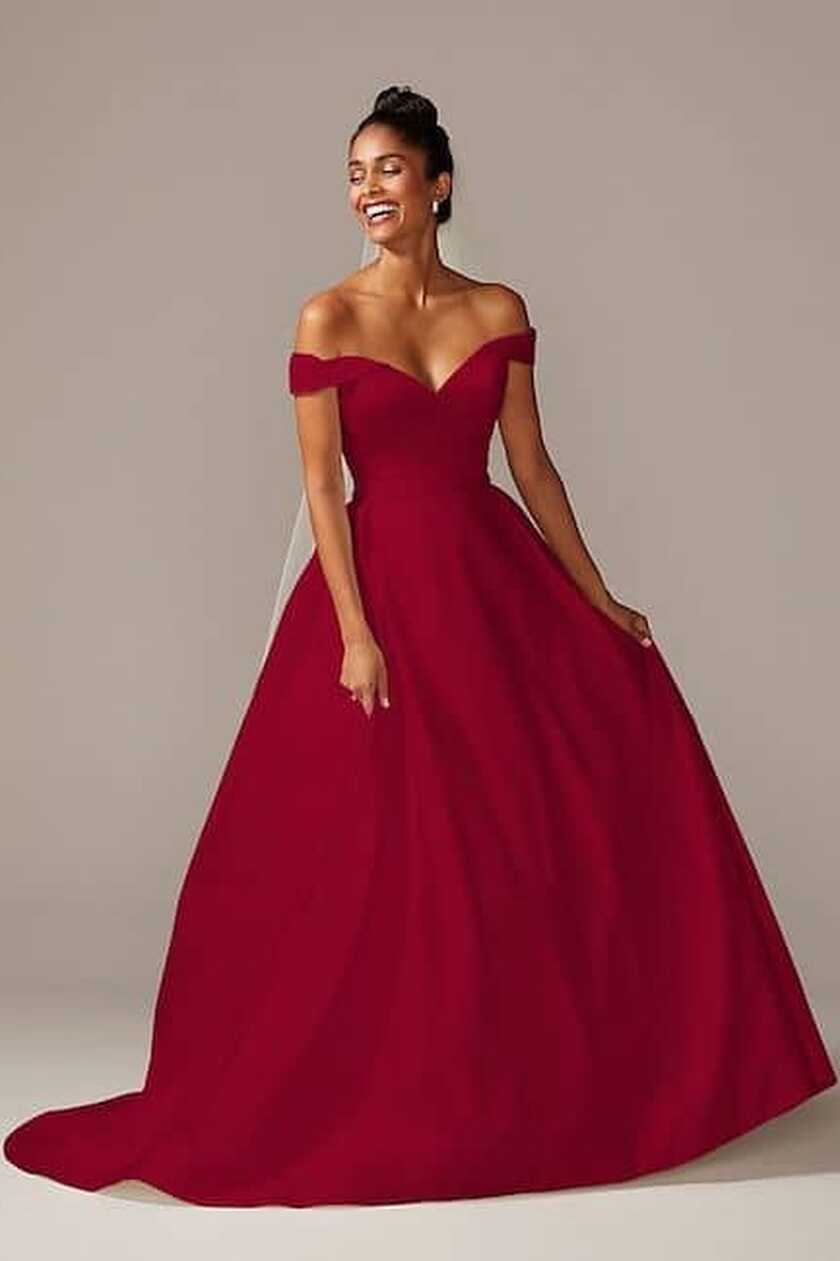 5 Romantic Red Wedding Dresses - Yes, you can wear red down the ...