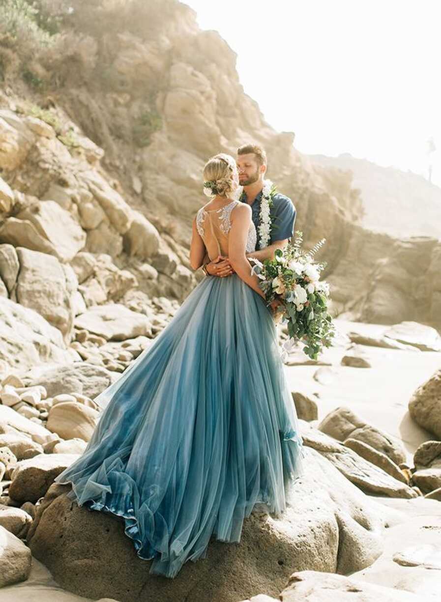 62 Romantic Blue Beach Wedding Ideas - Weddingomania