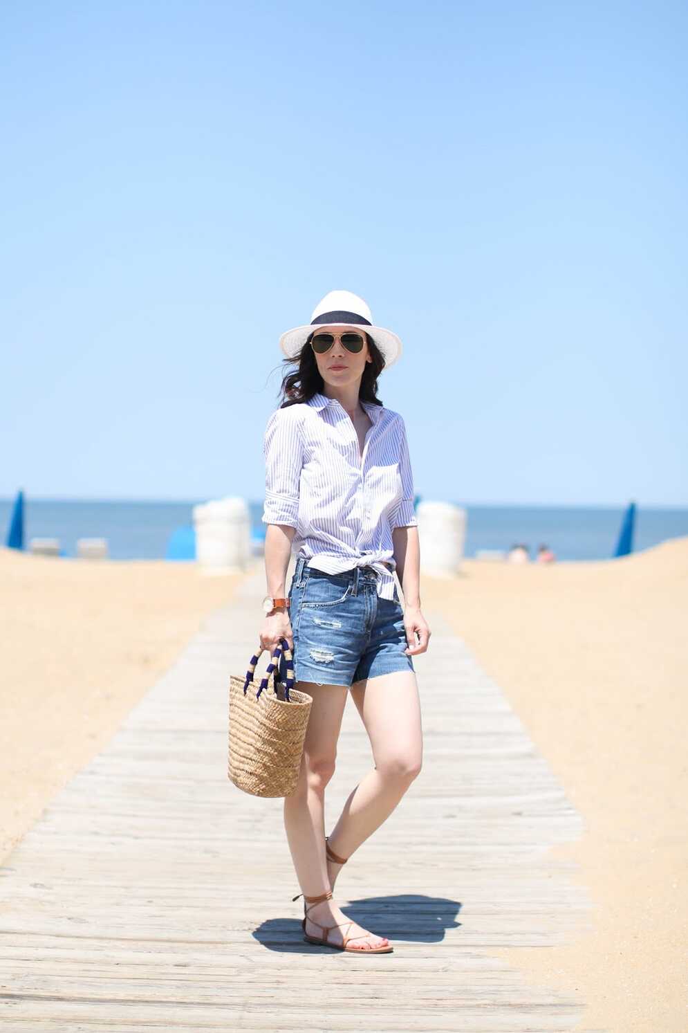 A Casual Outfit for the Beach - alittlebitetc