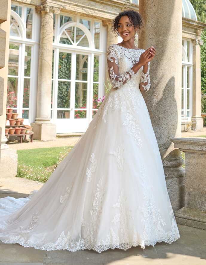 Aleksandra a traditional lace gown with sleeves - WED2B