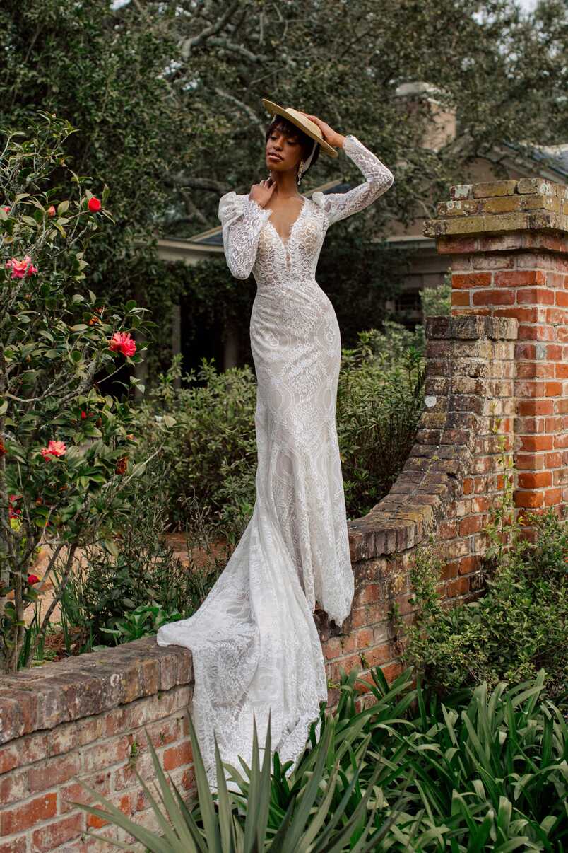 BETH F260 | Wilderly Sale Wedding Dress. UK8 - Romantique Bridal