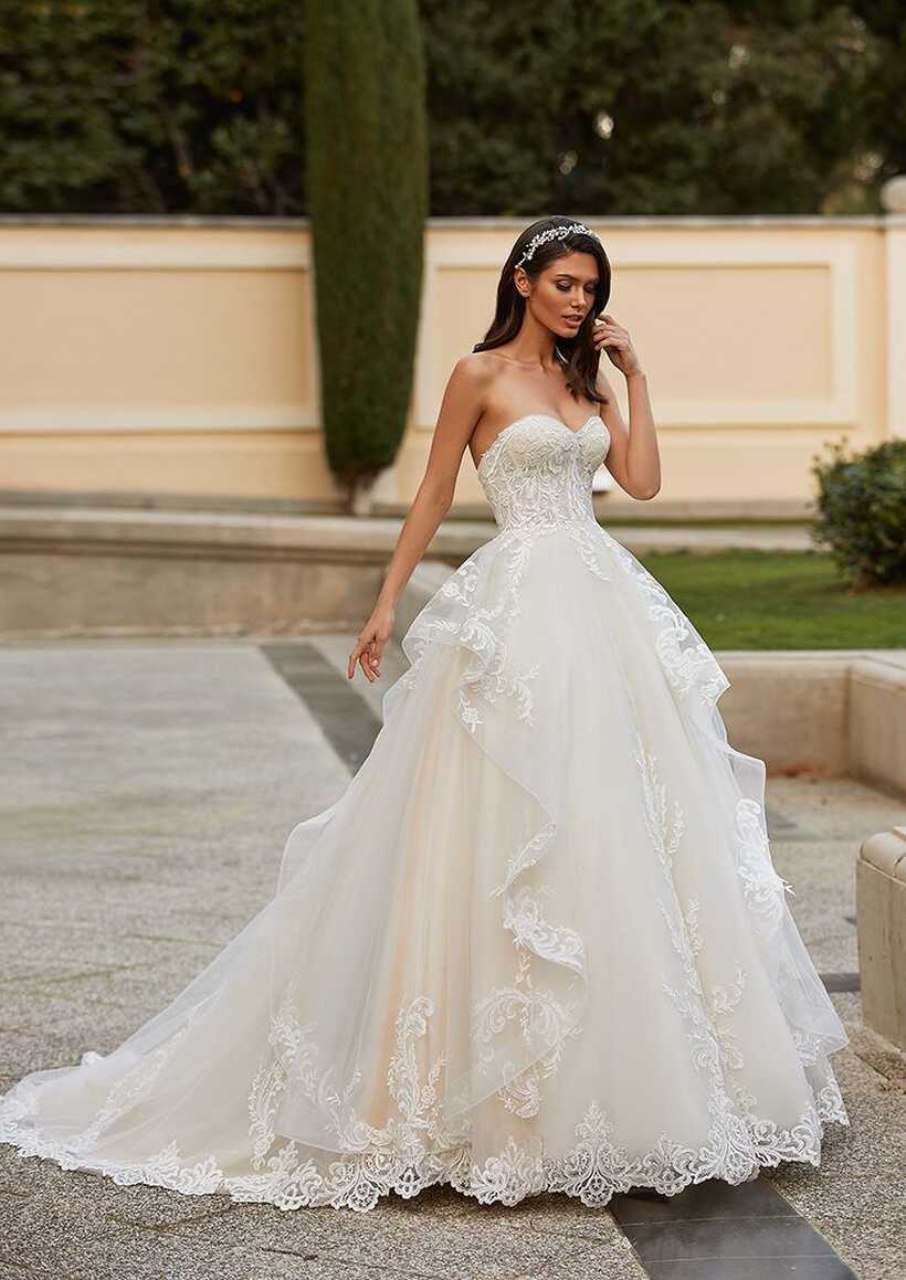 Ballgown wedding dress with sweetheart neckline in embroidered ...