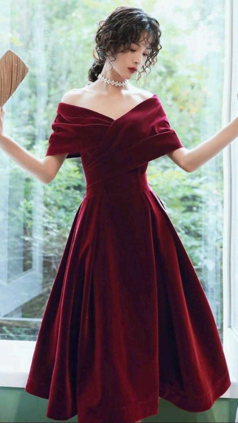 Beautiful Wine Red Velvet Tea Length Party Dress