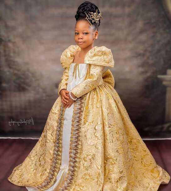 Beautiful baby girl&#39;s photoshoot in amazing ball gown?