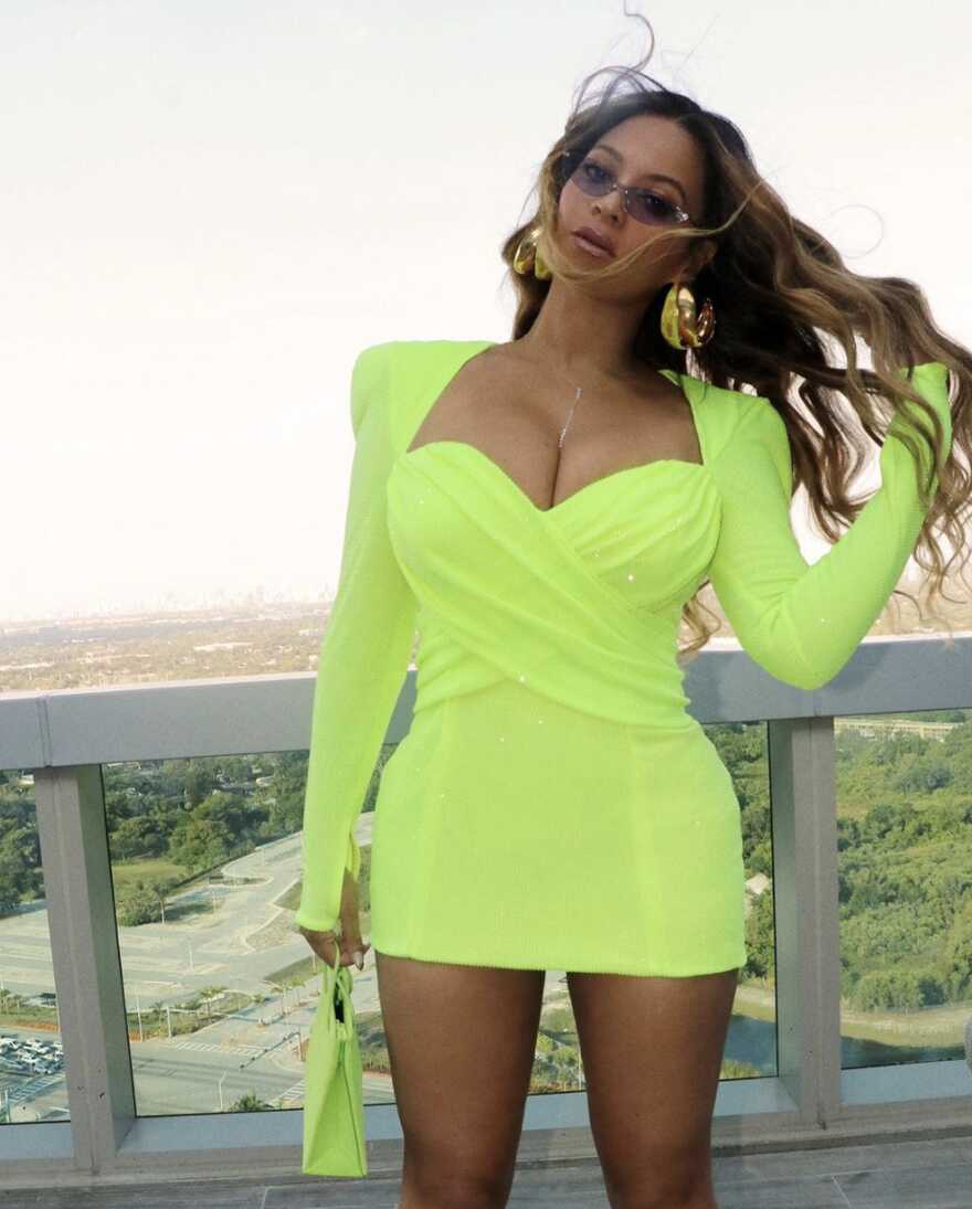 Beyoncé Wears Head-to-Toe Neon Green in Her Latest Instagram