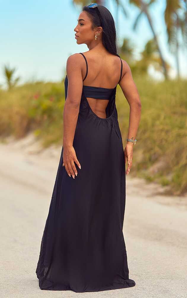 Black Low Back Oversized Maxi Beach Dress | PrettyLittleThing IRE