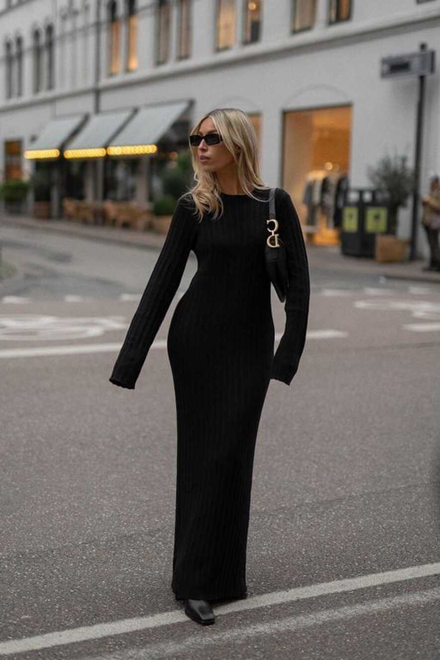 Black Ribbed Detail Knitted Maxi Dress