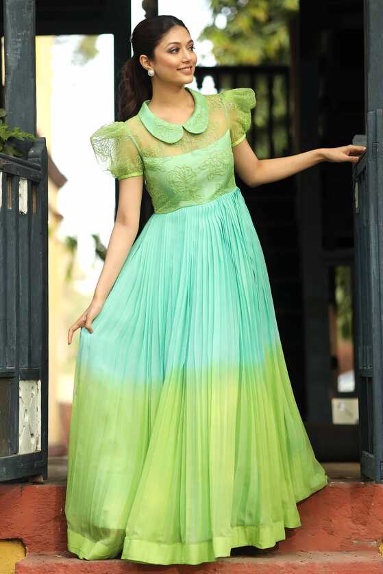 Buy Party wear gown for women in India at a resonable price