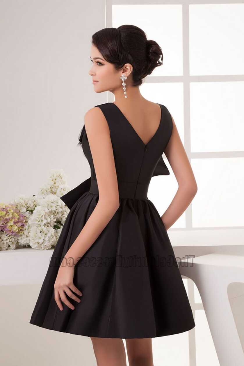 Chic Short A-Line Black V-Neck Cocktail Graduation Party Dresses ...