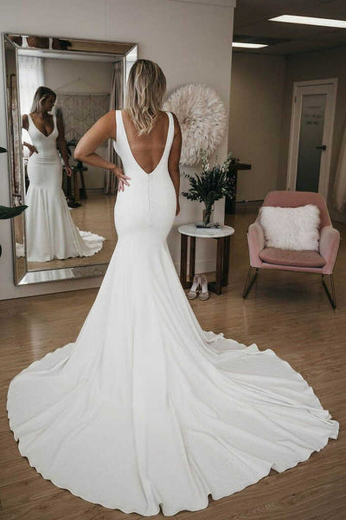 Chic V-neckline Mermaid Wedding Dress with Long Train – loveangeldress